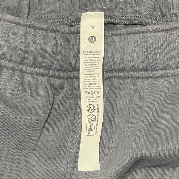 NWT Lululemon Mens Scuba Mid-Rise Oversized Cargo Short 9" Size M Solar Grey - Picture 4 of 5